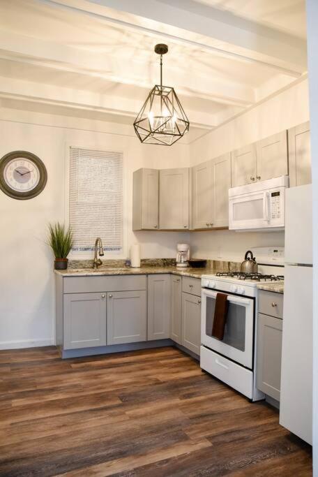 Perfect Pittsburgh Home Close To City & Airport Exterior photo